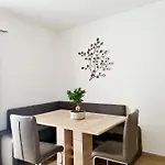 Vendégház Fruehstueckspension Klein Und Fein